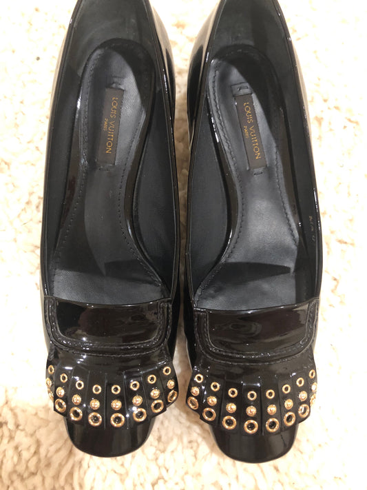 Louis Vuitton patent leather court shoe image 1