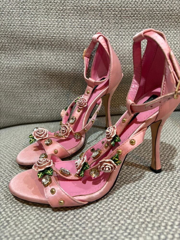 Dolce & Gabbana Embellished Satin Rose Heels – EU 38 ?? $450 NZD