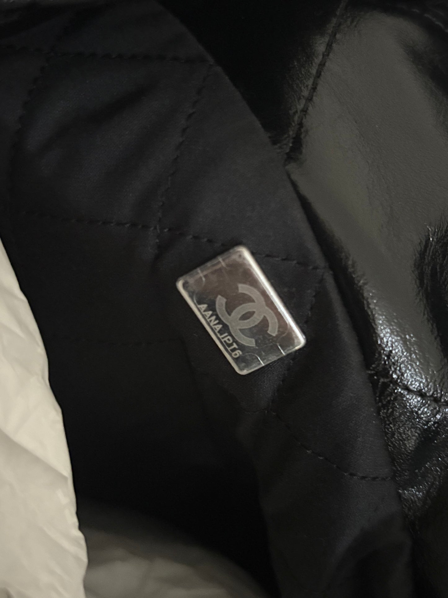 Chanel 22 Medium NEW