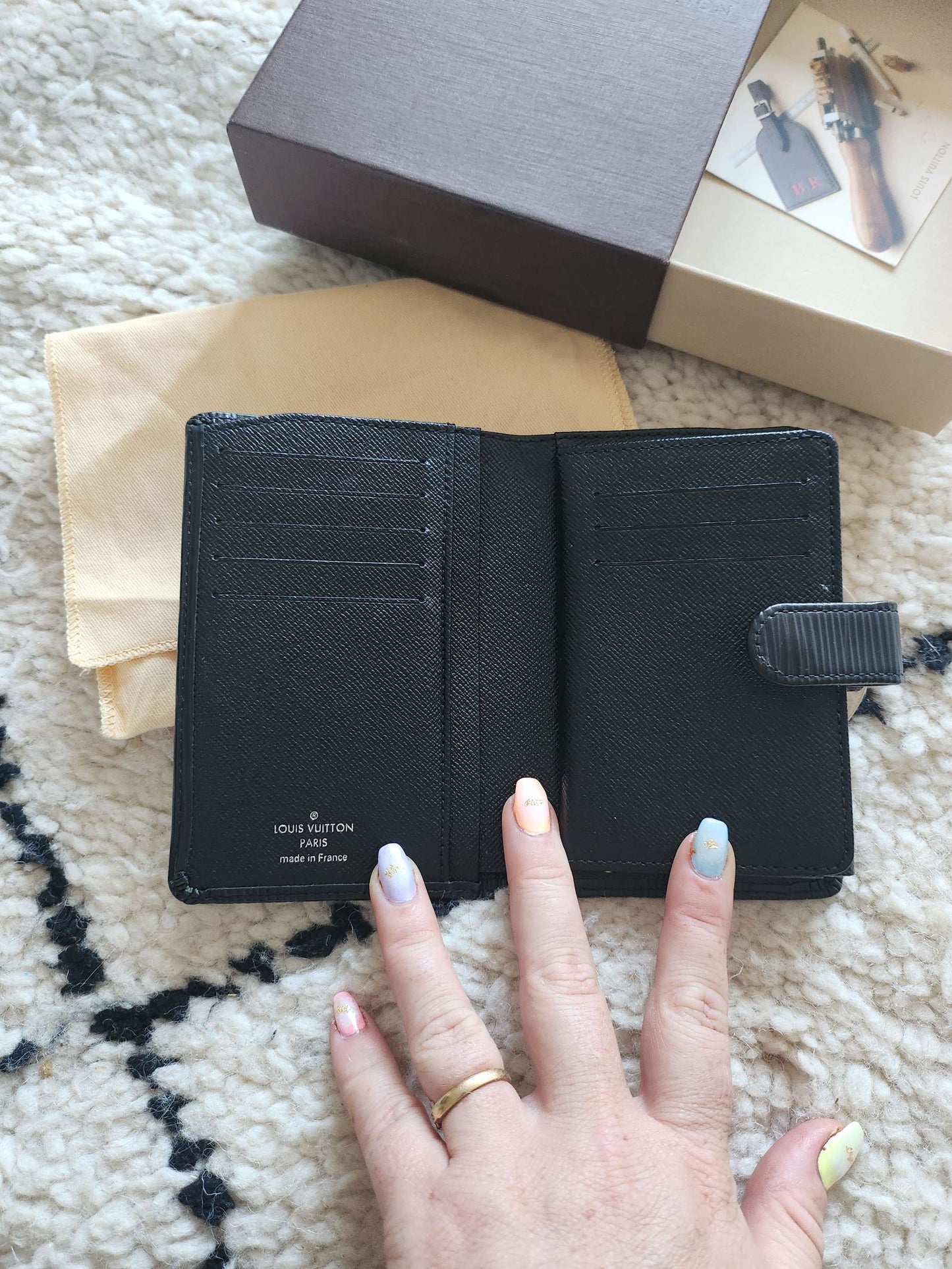 Louis vuitton epi leather coin wallet  image 5