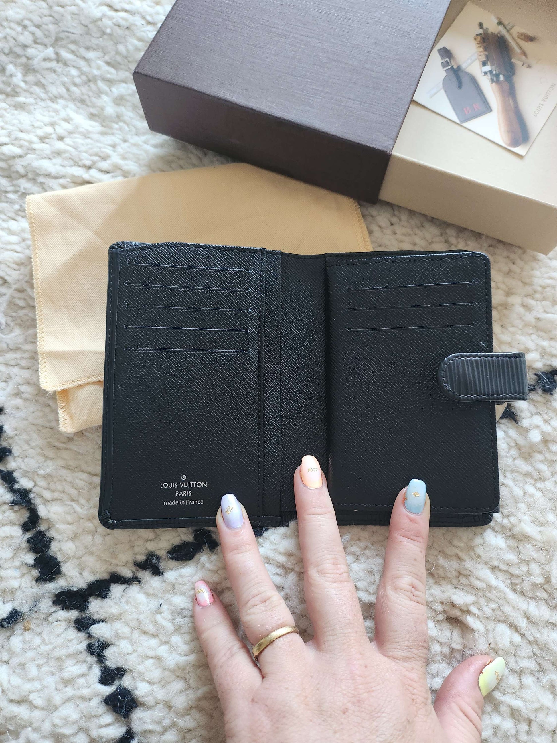 Louis vuitton epi leather coin wallet  image 5