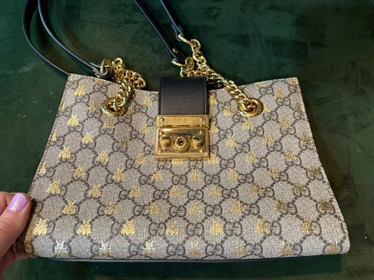 ?? Authentic Gucci GG Supreme Bee Padlock Bag – Gold Hardware