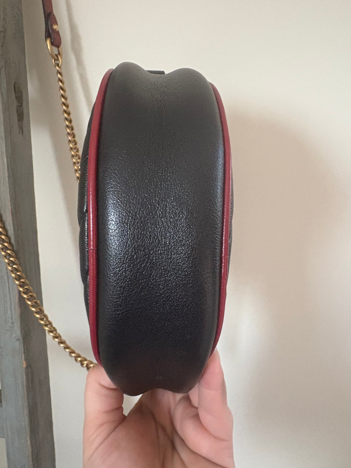 GUCCI GG Marmont Round Mini Shoulder Bag – Black