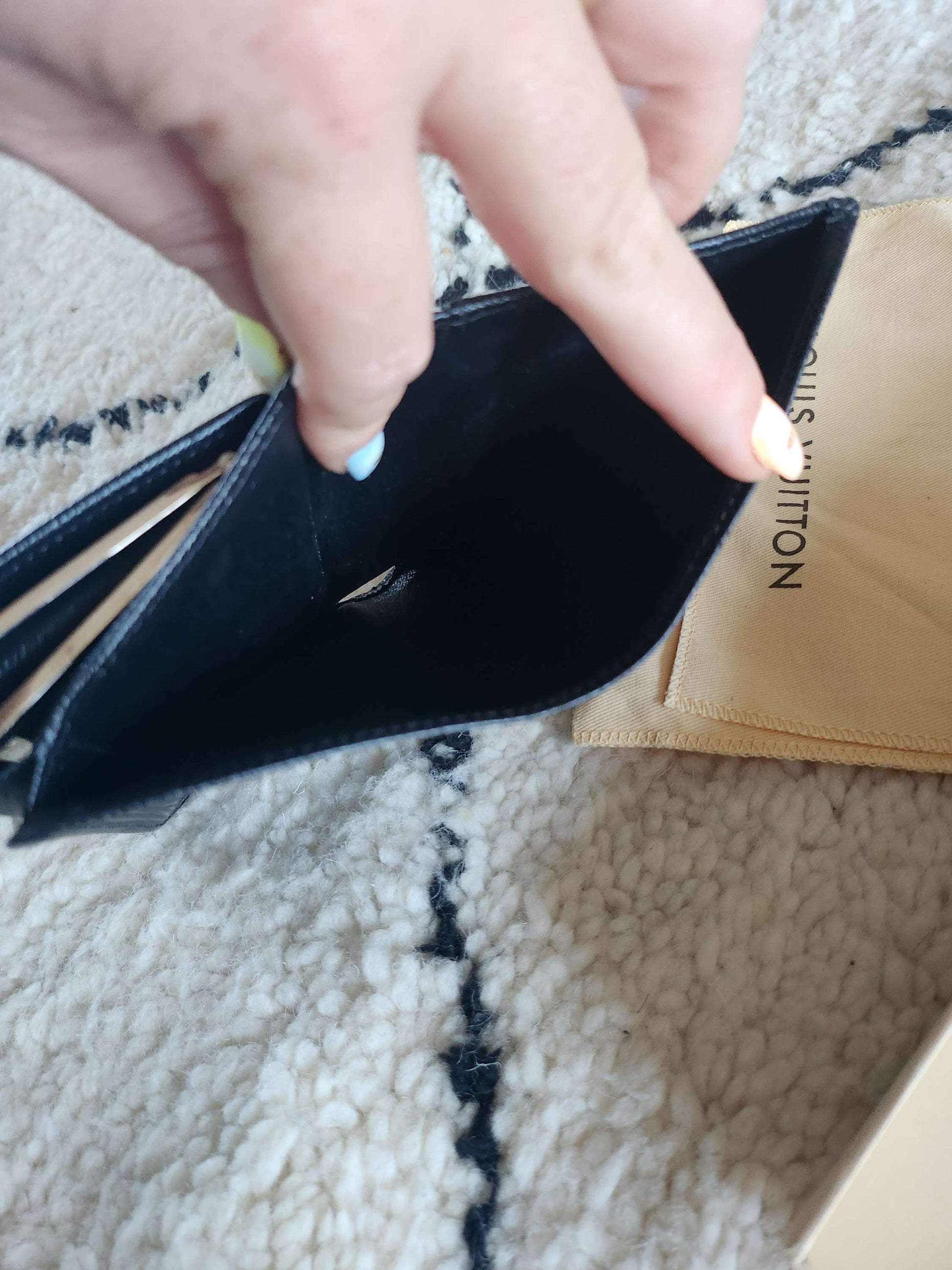 Louis vuitton epi leather coin wallet  image 4