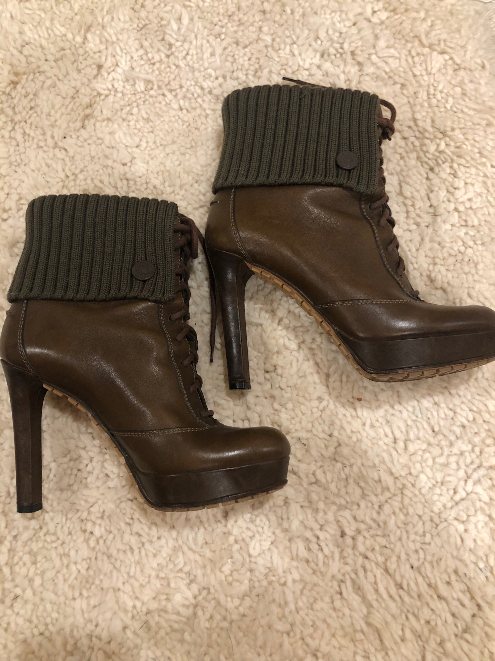 Gucci olive boots  image 3