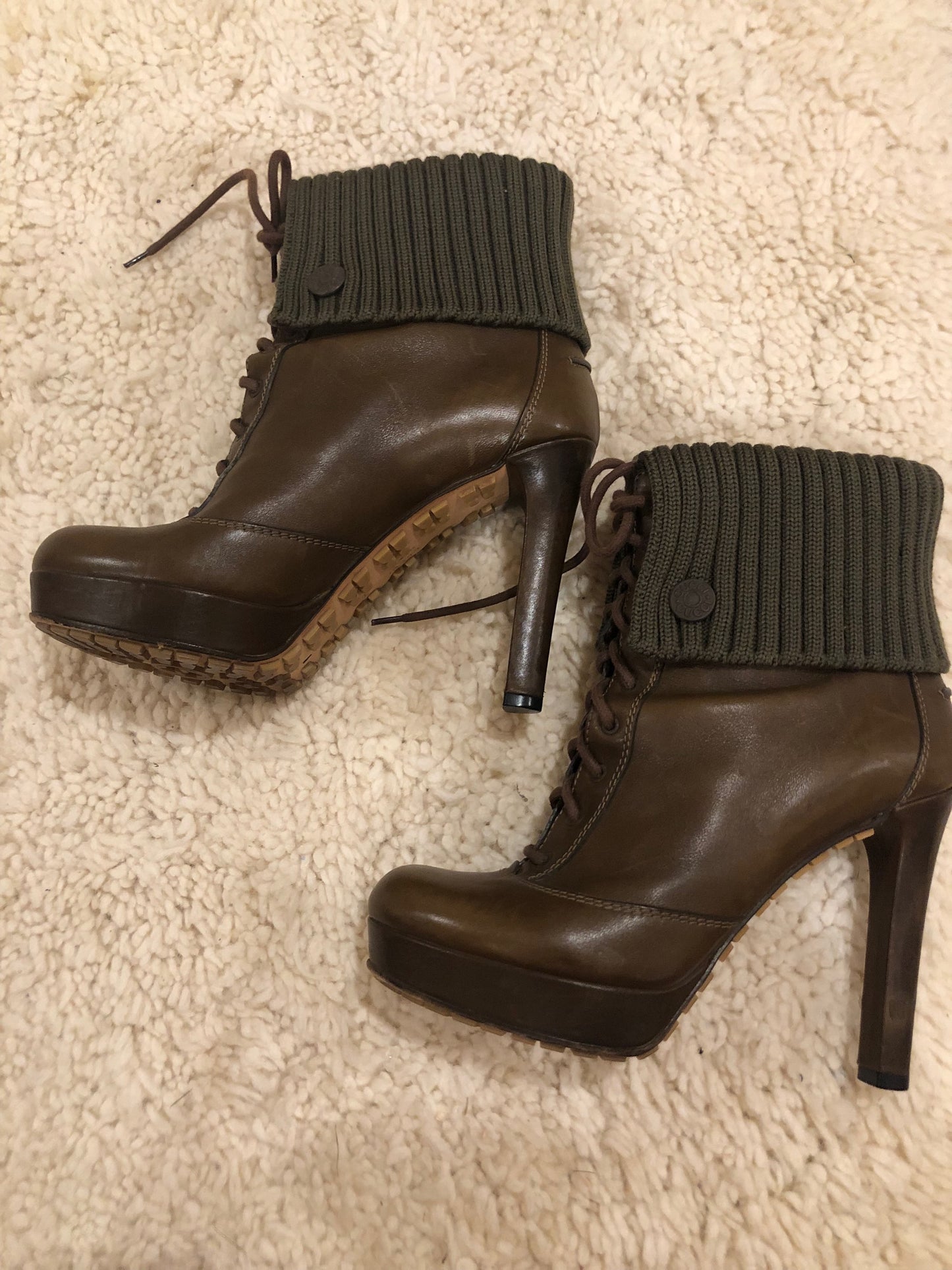 Gucci olive boots  image 2