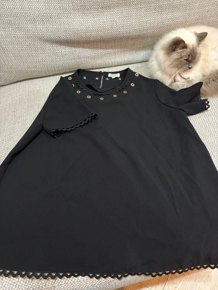 Kenzo Paris Black Eyelet Trim Top – Size 34 (NZ 8-10)  $120 NZD