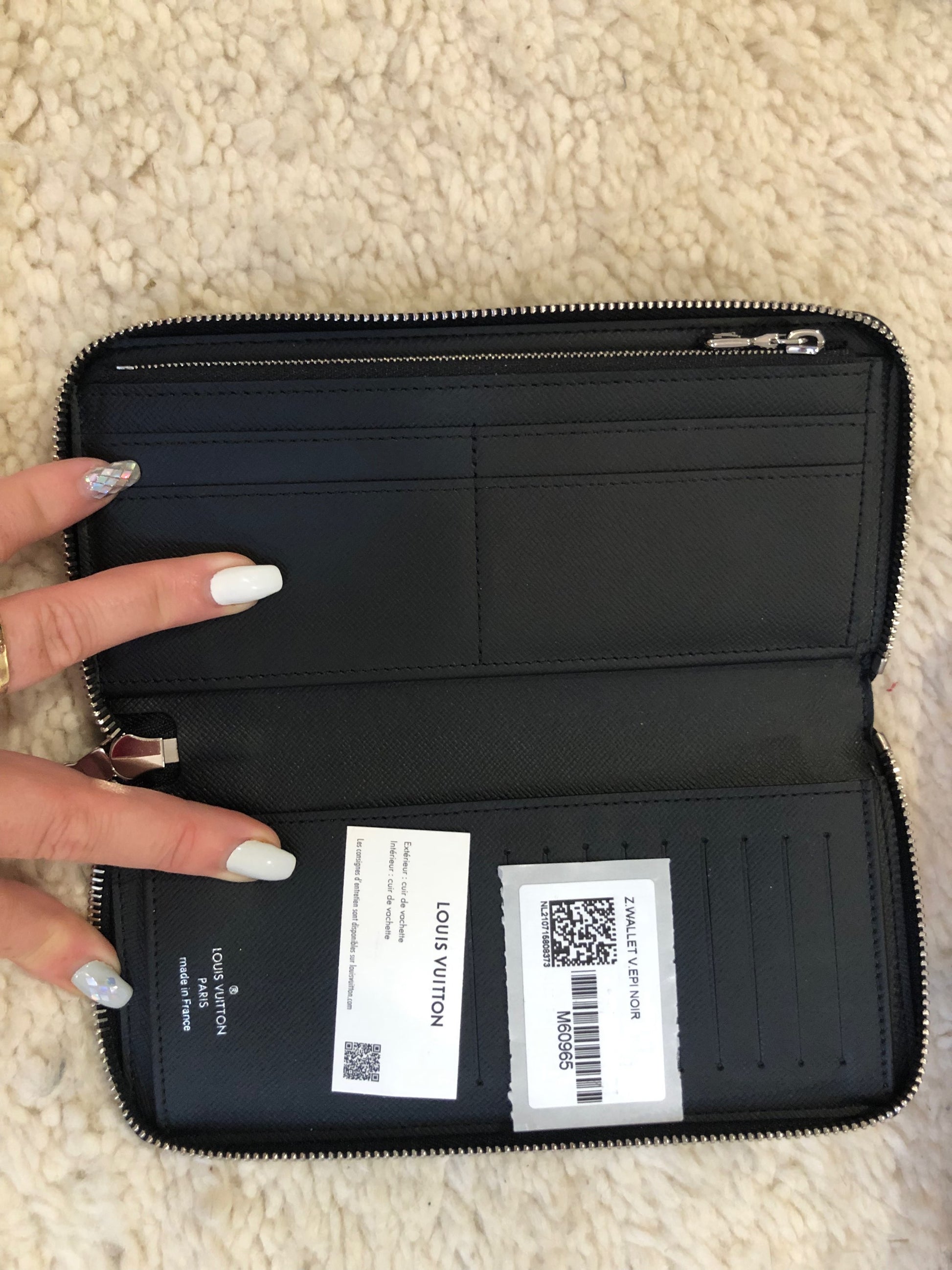 Louis Vuitton Epi zippy wallet image 2