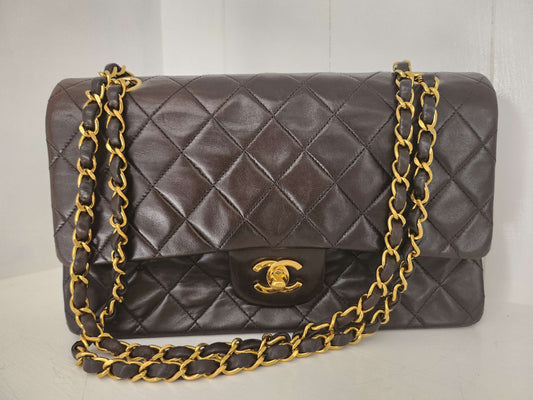 Chanel Classic Medium Flap Bag image 0