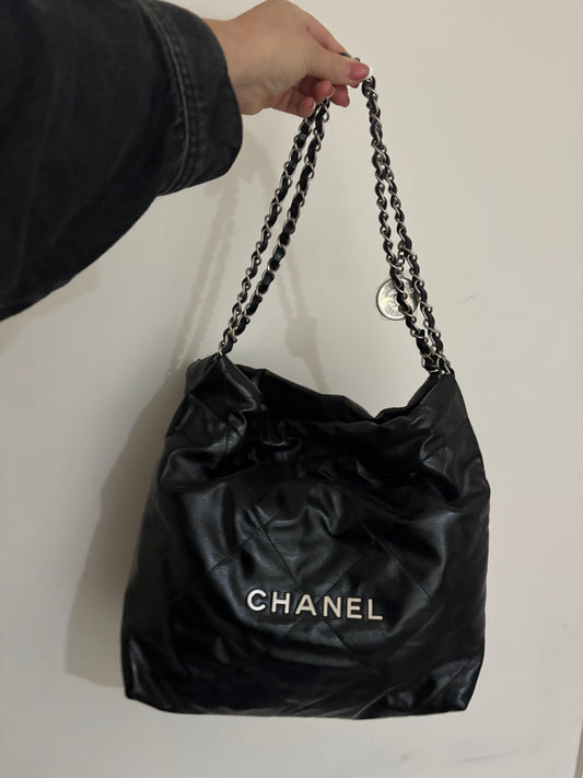 Chanel 22 Medium NEW