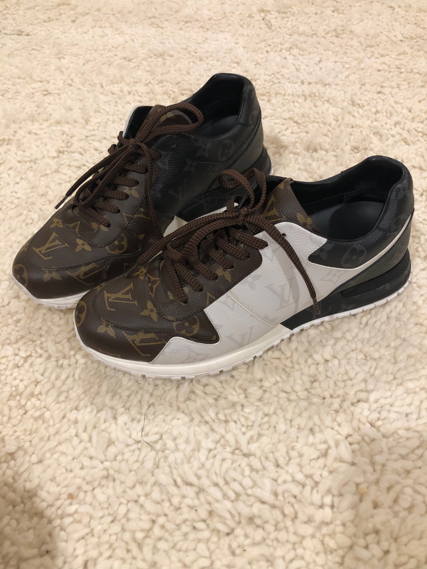 Louis Vuitton Sneakers  image 0