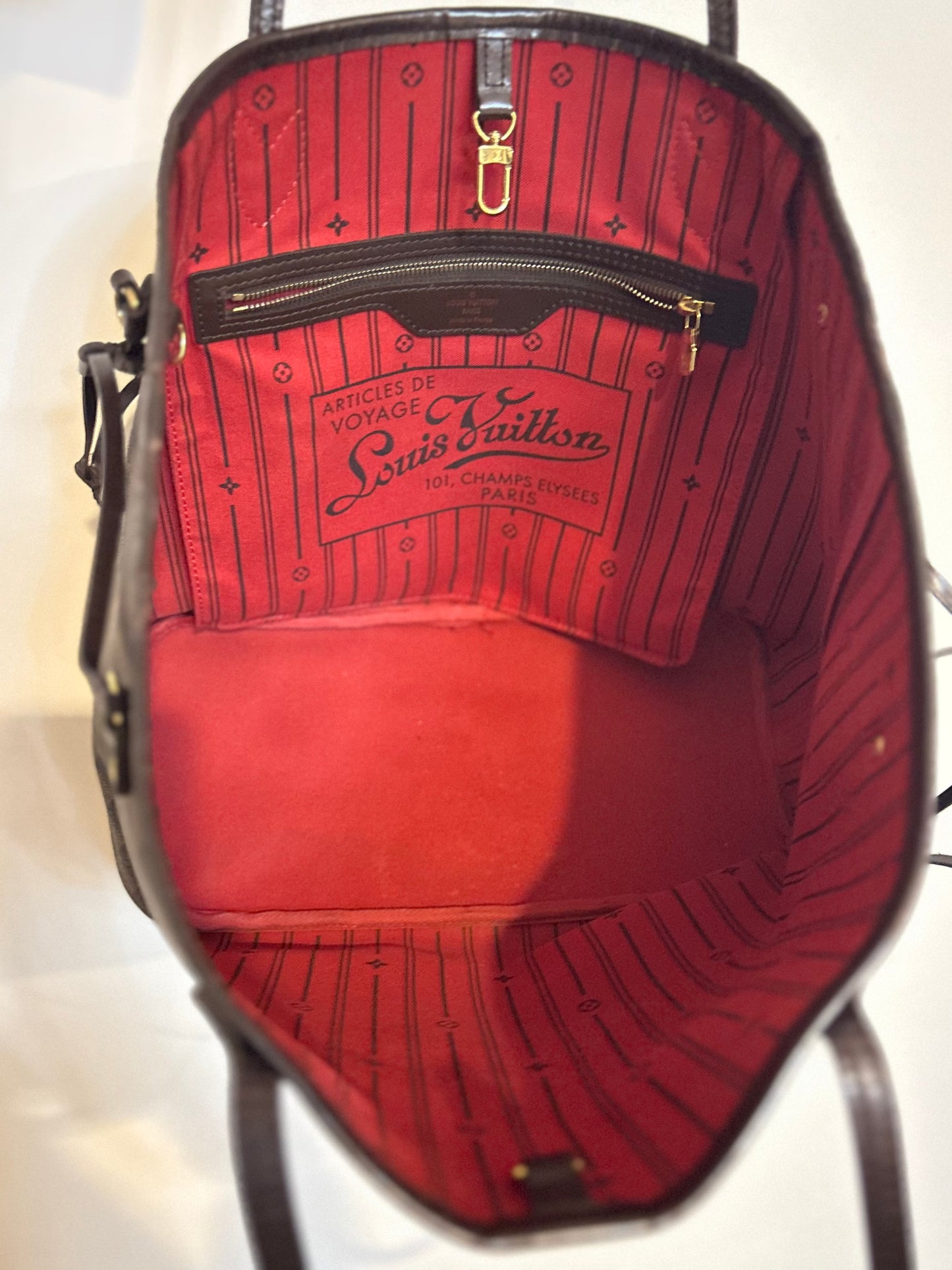 Louis Vuitton Neverfull MM – Damier Ebene (Red Interior)