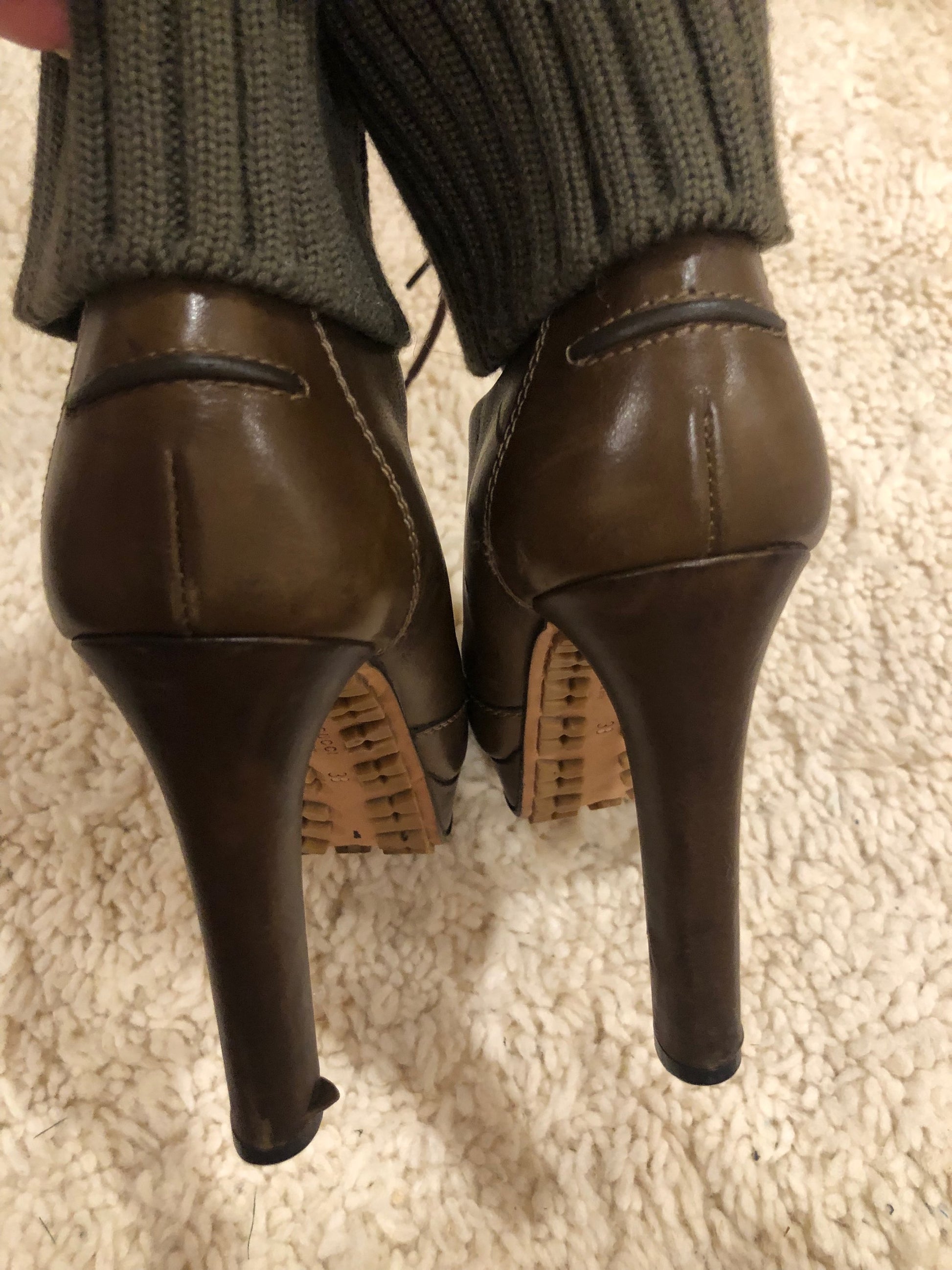 Gucci olive boots  image 6