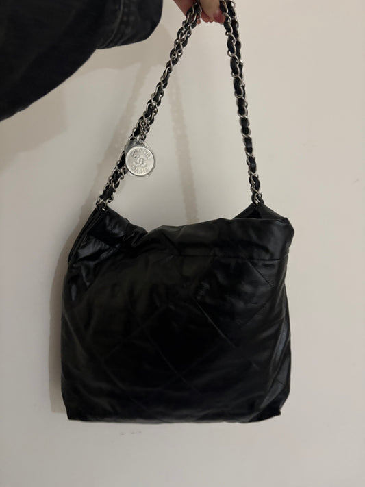 Chanel 22 Medium NEW