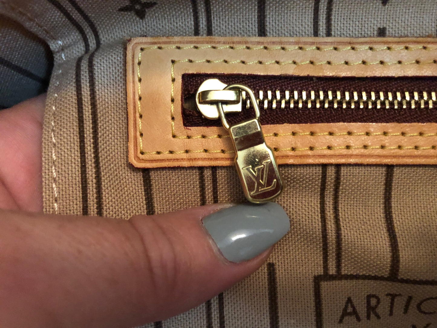 Louis Vuitton Neverfull  image 2