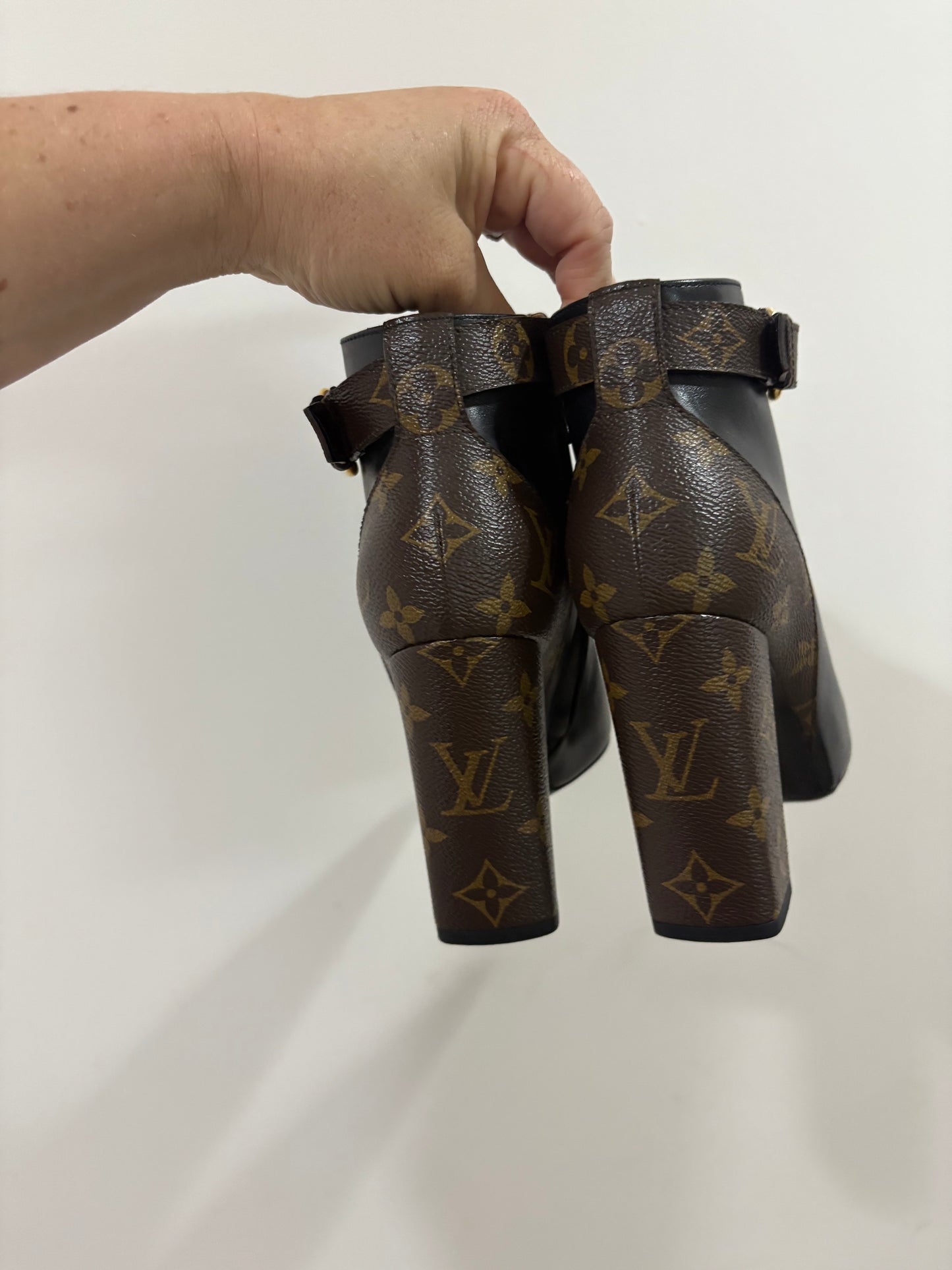 Louis Vuitton Star Trail Monogram Ankle Boots – Size 38