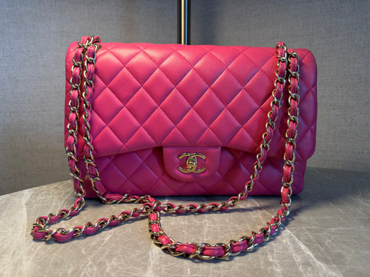 CHANEL 2015–16 Hot Pink Lambskin Jumbo Classic Double Flap Bag – Gold Hardware