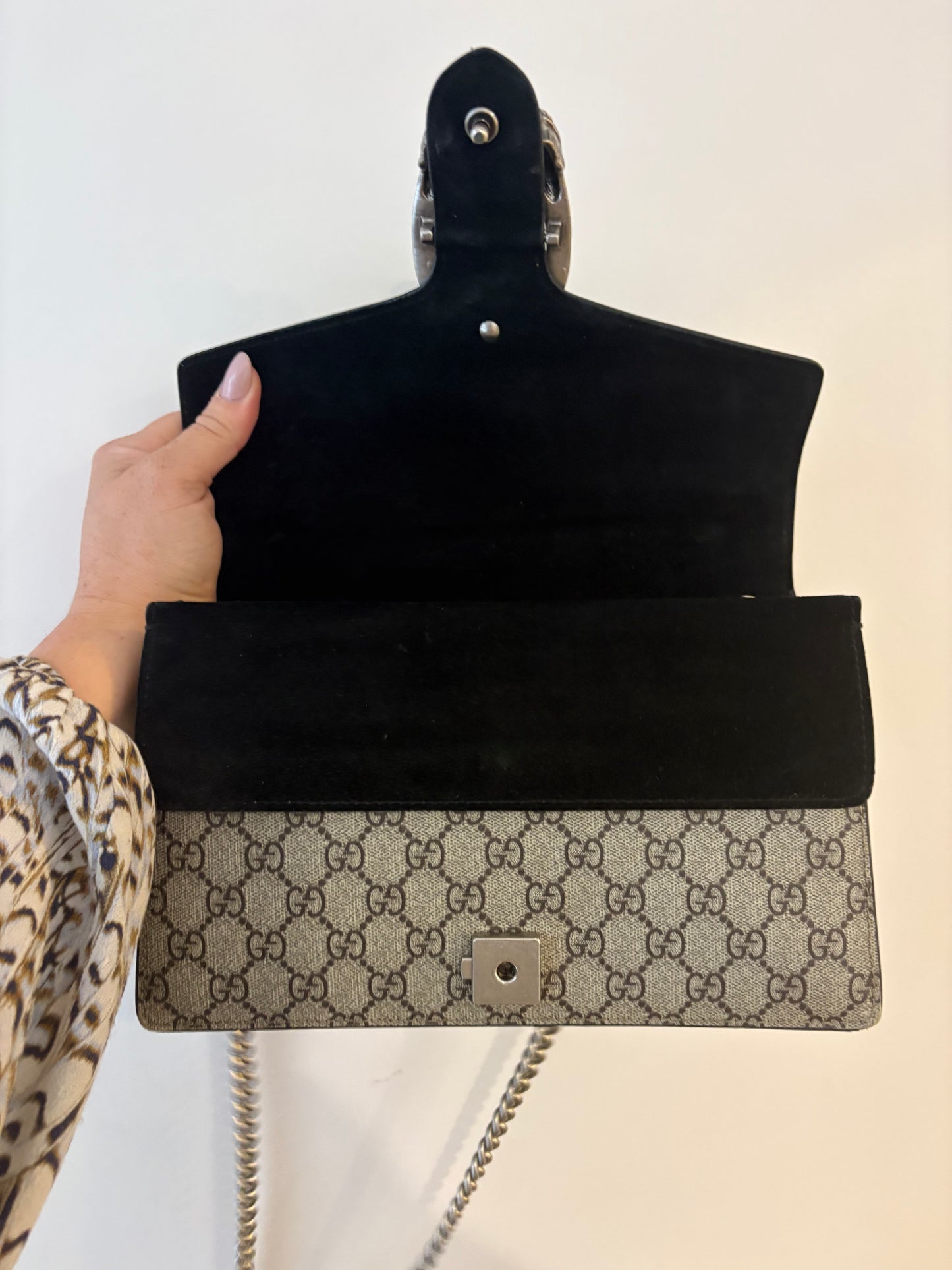 Gucci Dionysus GG Supreme Shoulder Bag – Medium