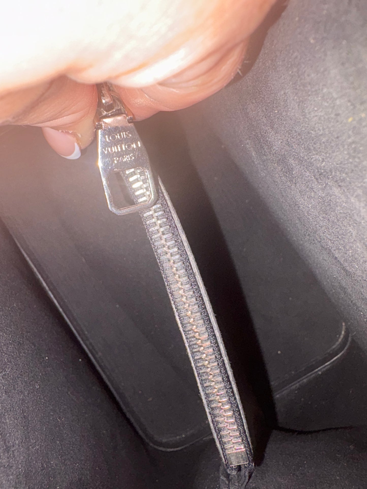 Louis Vuitton NeoNoe MM – Black Epi Leather