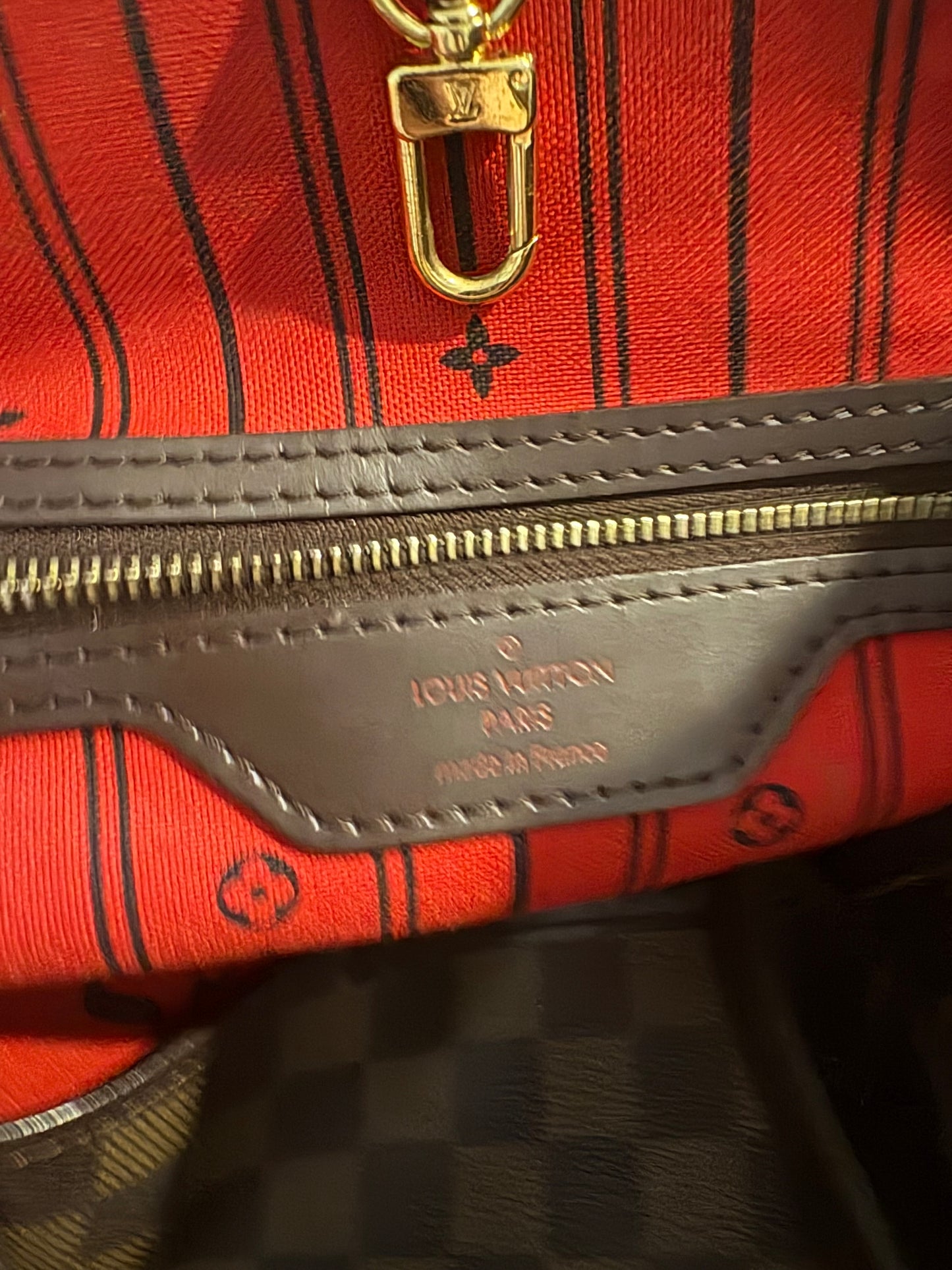 Louis Vuitton Neverfull MM – Damier Ebene (Red Interior)