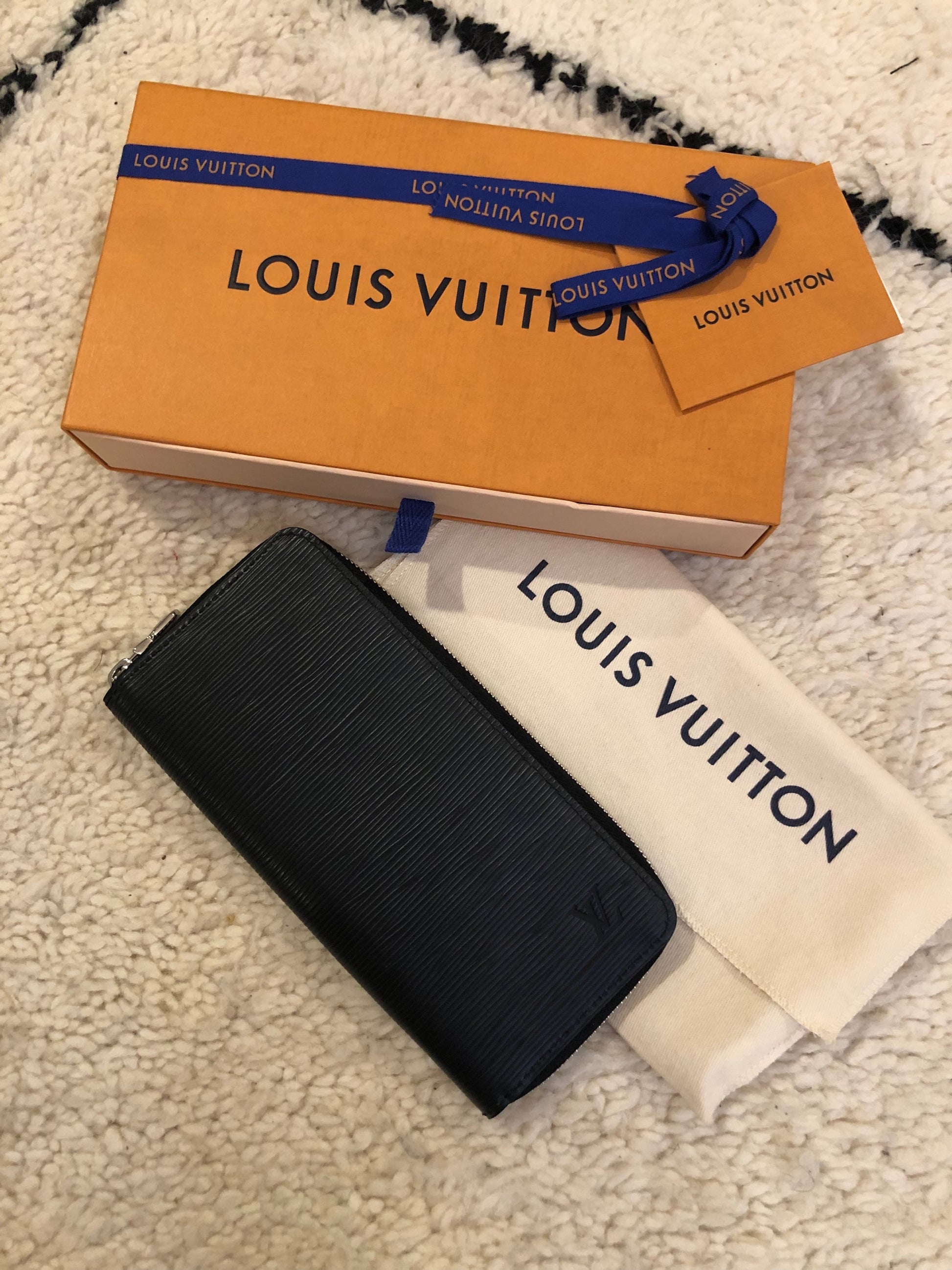 Louis Vuitton Epi zippy wallet image 0