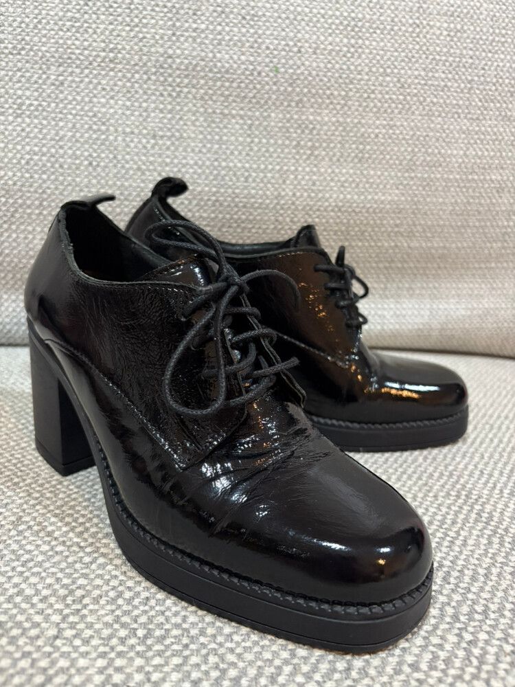 ?? Nuit Jolie French-Made Black Patent Leather Heels – EU 37