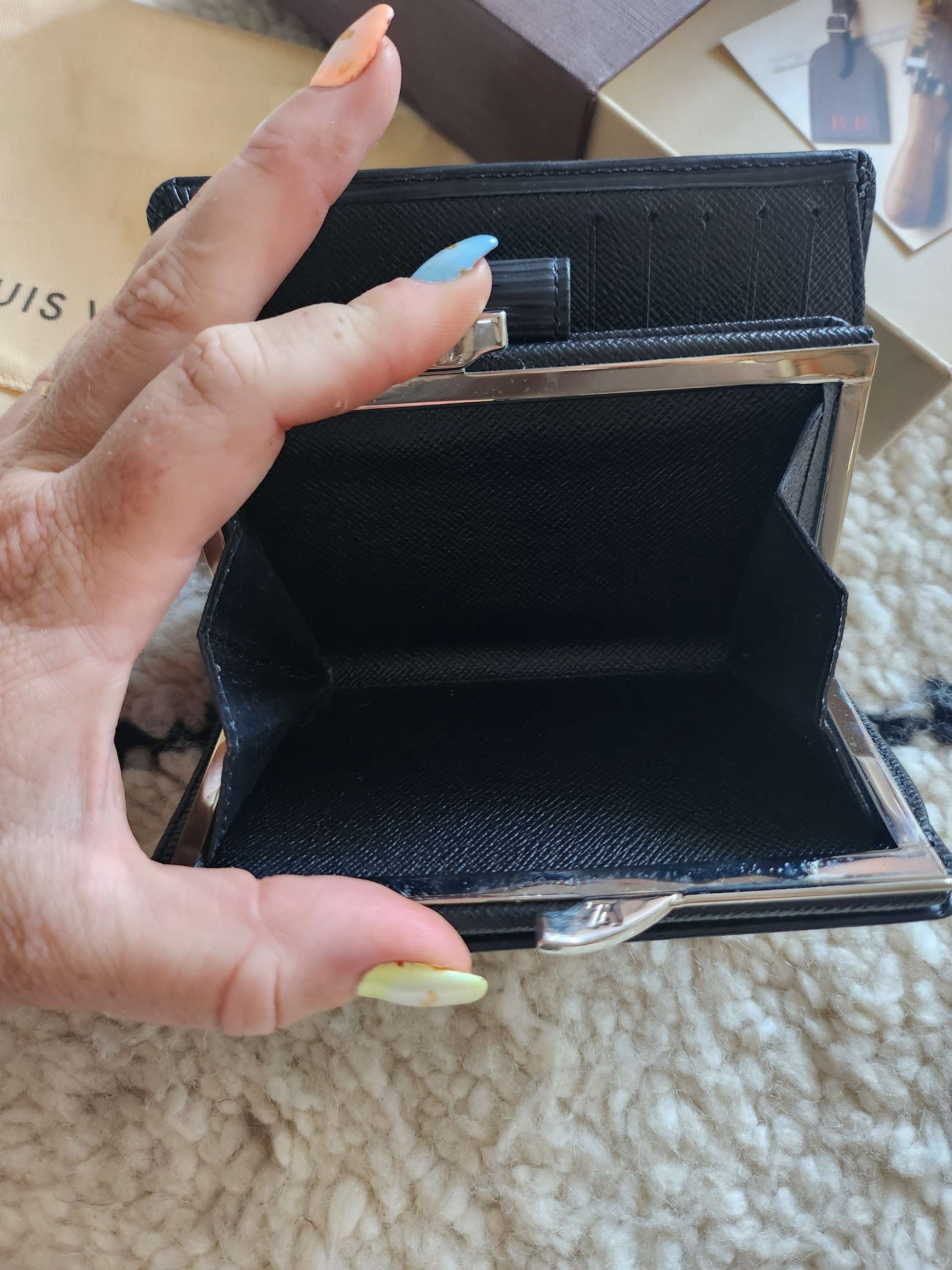 Louis vuitton epi leather coin wallet  image 3